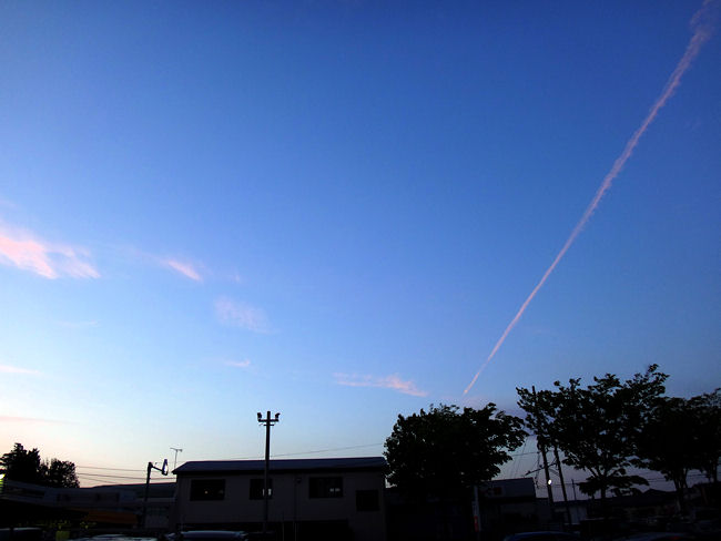 夕暮れのひこうき雲 夕暮れのひこうき雲