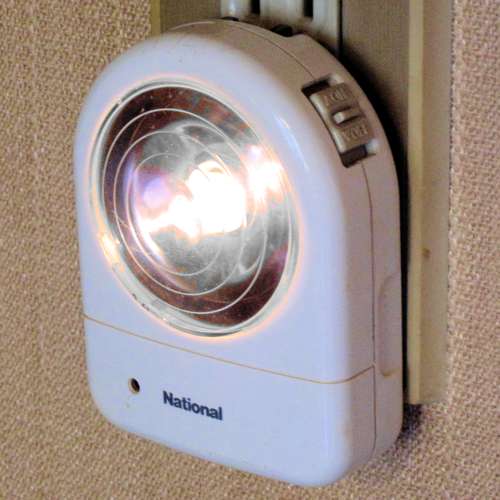 ホーム保安灯(停電時) ホーム保安灯(停電時)