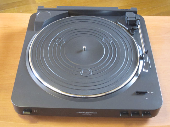 レコードプレーヤーAT-PL300(ターンテーブルシートを乗せて組み立て完了) レコードプレーヤーAT-PL300(ターンテーブルシートを乗せて組み立て完了)