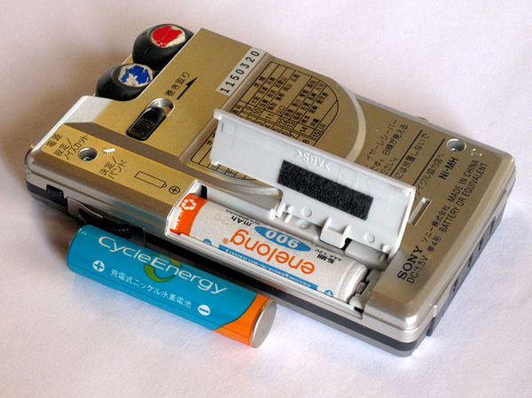 SONY ポケッタブルラジオ SRF-633Vに装填したエネロング充電池